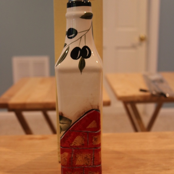 D'Lusso Olive Oil Bottle - Picture 4 of 5